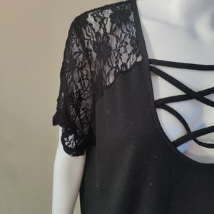 Cute cleavage show off shirt